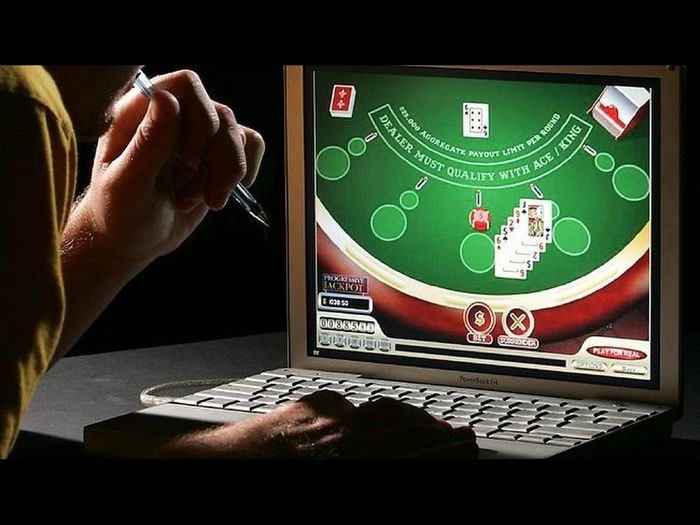 Những câu nói hay về chồng cờ bạc nổi tiếng