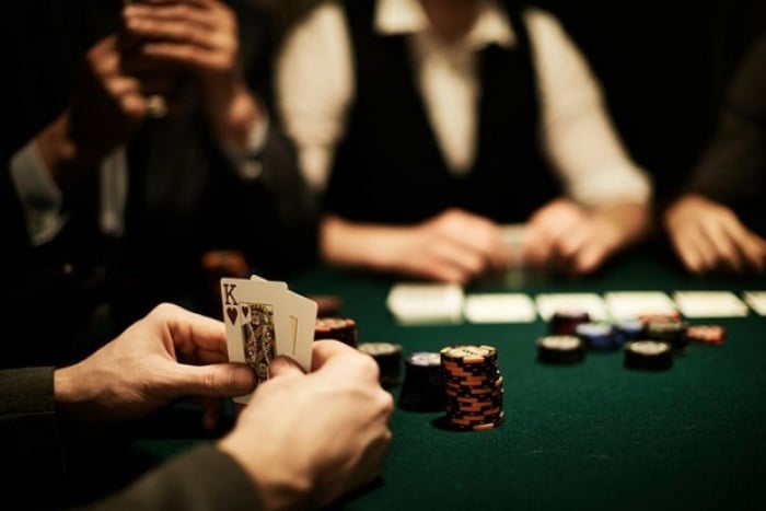 Tục ngữ liên quan đến chồng cờ bạc 