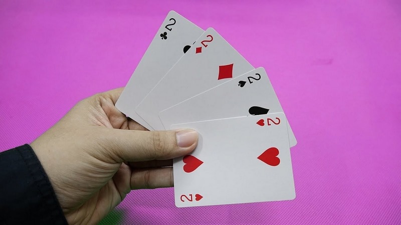 Người chơi dùng quân heo trong trường hợp như khi đối thủ chỉ còn một lá bài